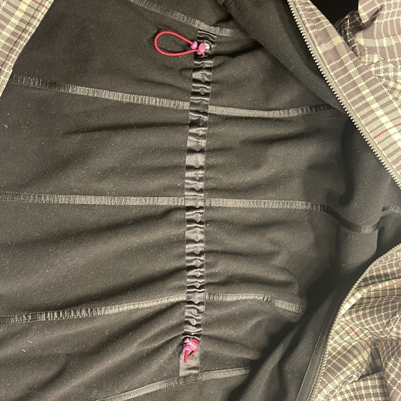 lululemon rain coat - Picture 3 of 3